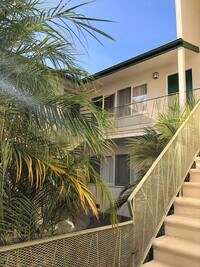 Building Photo - 3659 Overland Ave