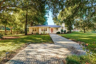 Building Photo - 1203 Easton Dr