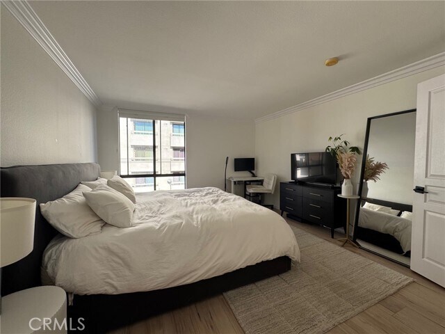 Building Photo - 7320 Hawthorn Ave