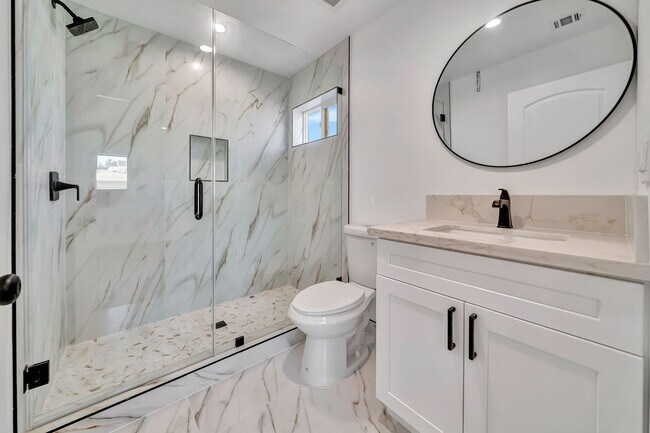 Building Photo - 11845 Hamlin St