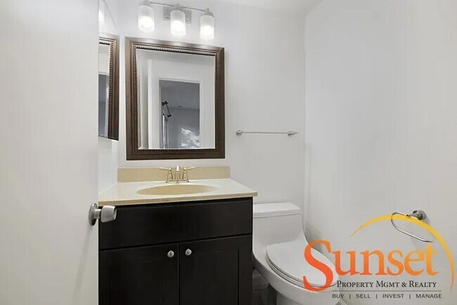 Building Photo - 7755 Starling Dr