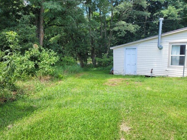 Building Photo - 186 Benedict Ln