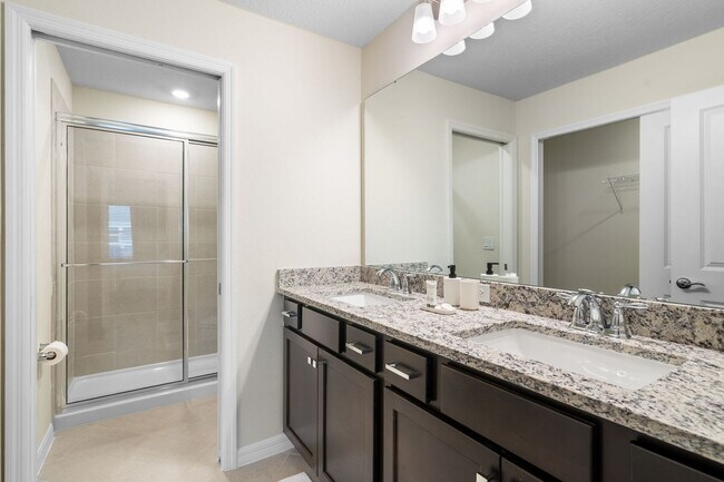 Building Photo - 1260 Blue Paradise Wy