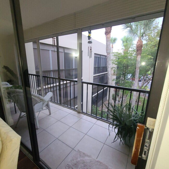 Building Photo - 5220 Las Verdes Cir