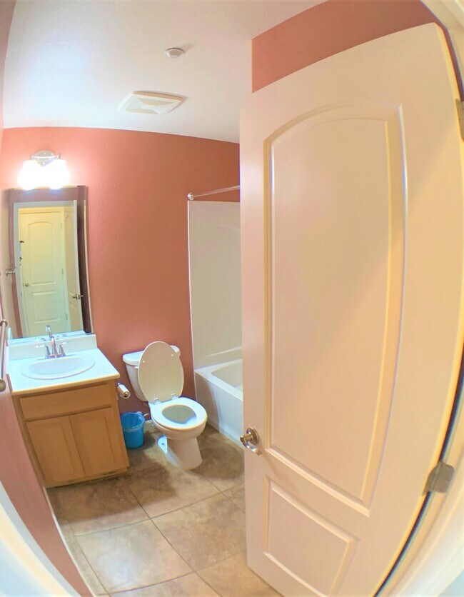 Building Photo - 660 Cedarville Ln