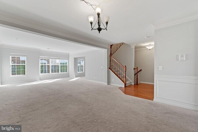 Building Photo - 2261 Kew Gardens Dr