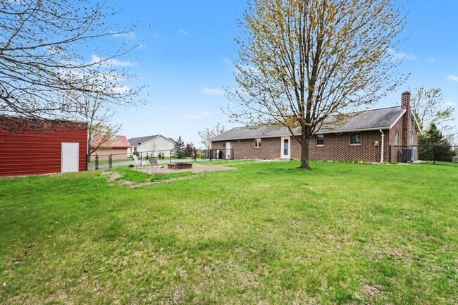 Building Photo - 303 Shed Rd