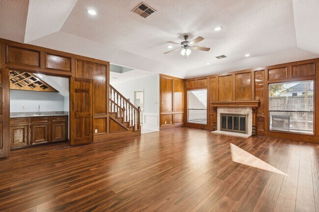 Building Photo - 14819 Walbrook Dr