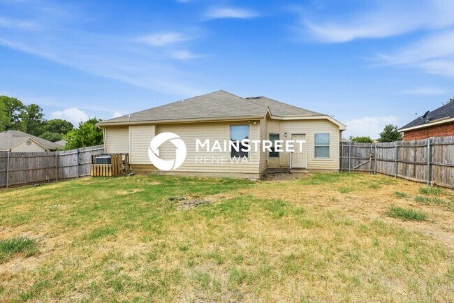 Building Photo - 4 Bedroom Pet-Friendly Home in Dallas, TX with Main Street Renewal