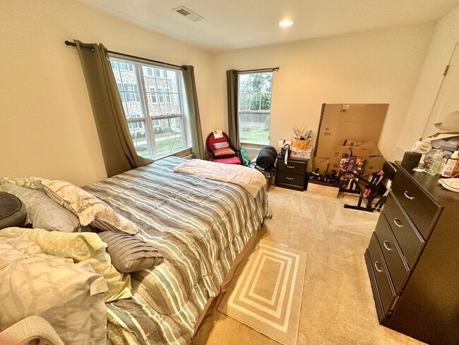 Building Photo - Amazing 4 BR/3.5 BA EOG Townhome in Lanham!