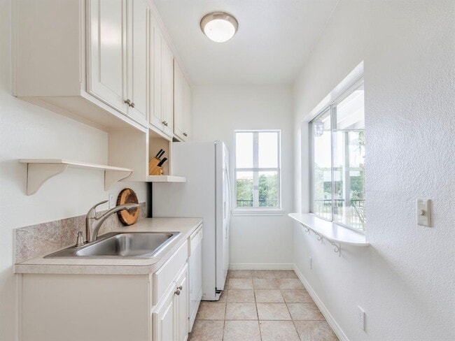 Building Photo - 22401 Briarview Dr
