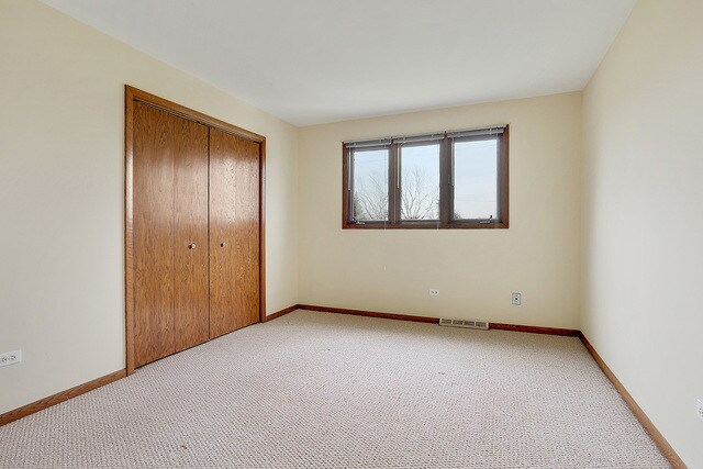 Building Photo - 15433 Begonia Ct