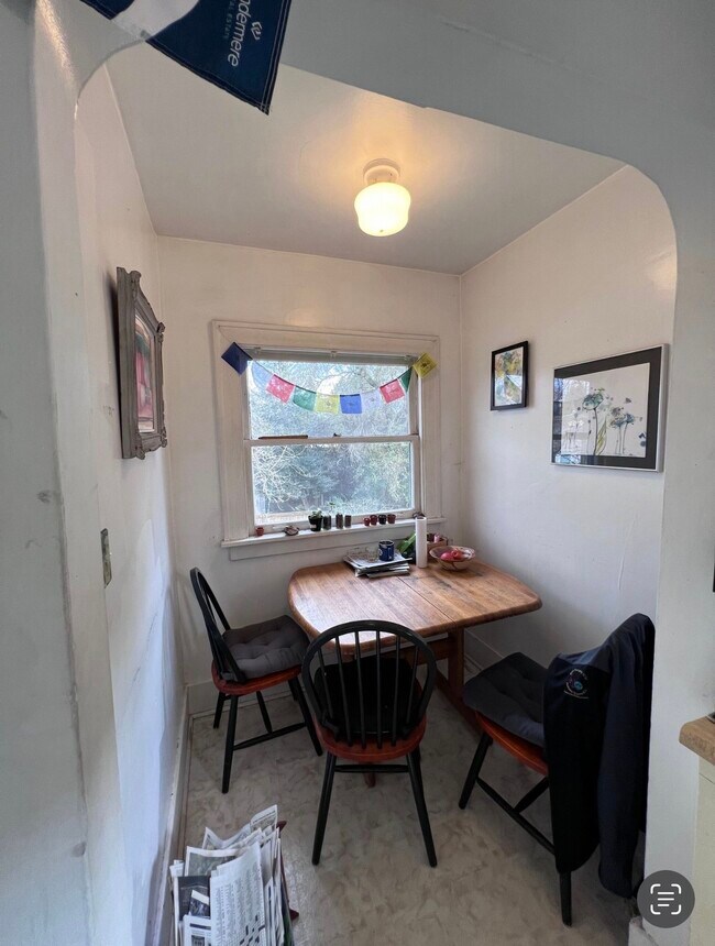 Building Photo - 4020