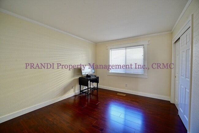 Building Photo - Modern Ranch Style Home on Corner Lot with Large Backyard