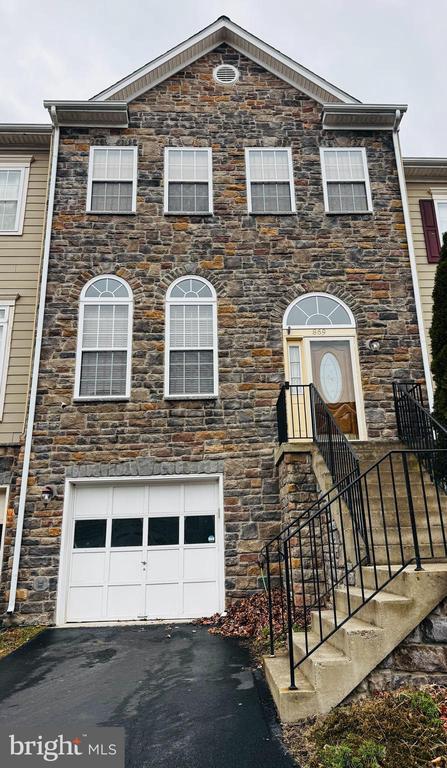 Building Photo - 869 Stonefield Square NE