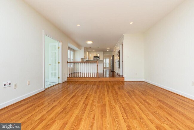 Building Photo - 14209 Floral Park Dr