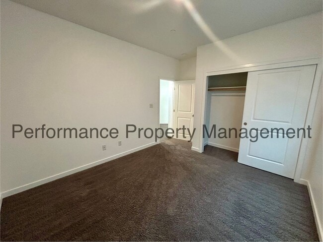 Building Photo - Stunning 3 Bed/2 Bath S Bakersfield Home w...
