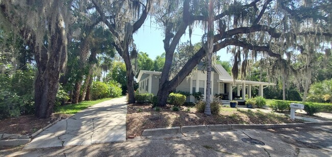 Building Photo - 1403 Indian River Ave