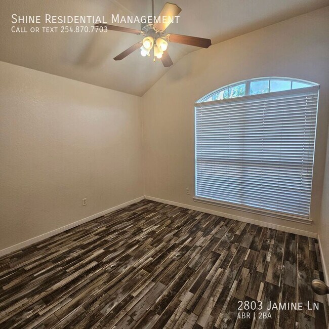 Building Photo - 2803 Jasmine Ln