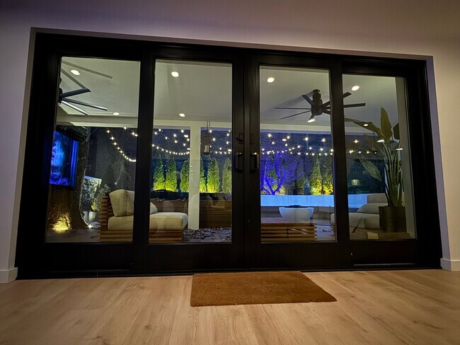 Building Photo - 204 Datura Dr