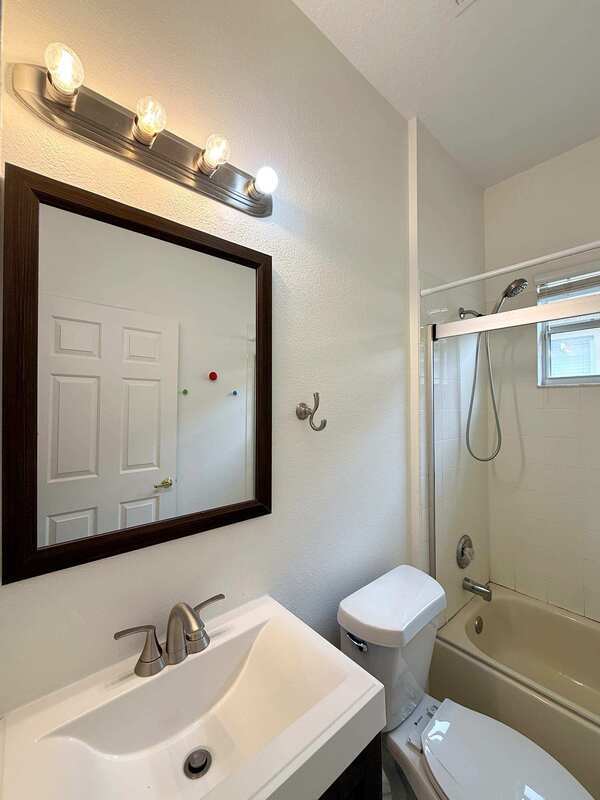 Building Photo - 9512 Greenpointe Dr
