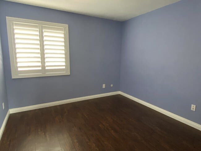 Building Photo - 8239 Loma View Ct