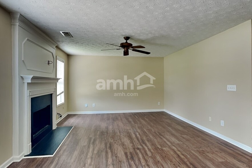 Building Photo - 3341 Kittery Dr SW