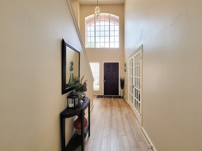 Building Photo - 17615 Forest Haven Trail