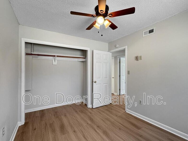 Building Photo - 138 Riverview Plantation Dr