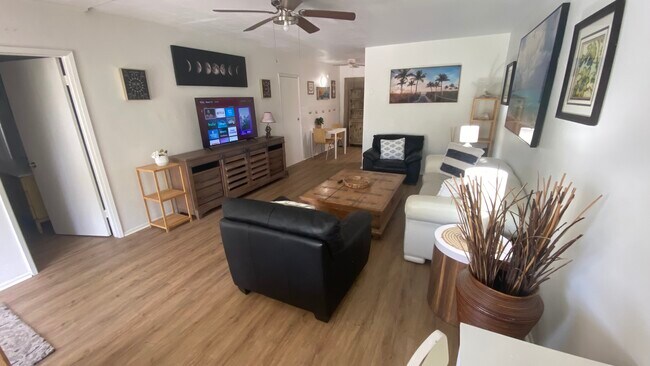 Building Photo - 2545 SE 1st Ct