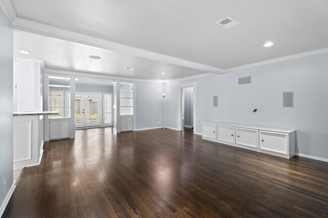Building Photo - 1328 Bingle Rd
