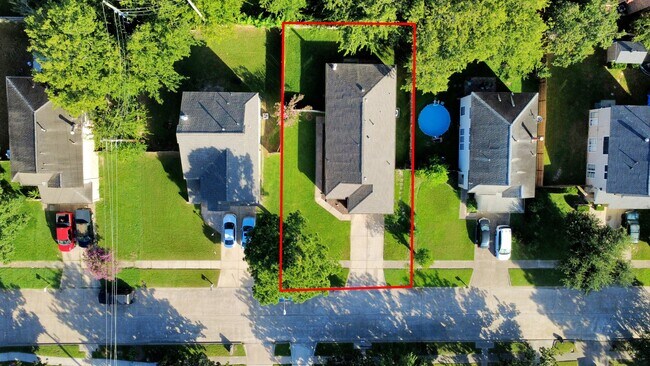 Building Photo - 6711 Autumn Flowers Dr