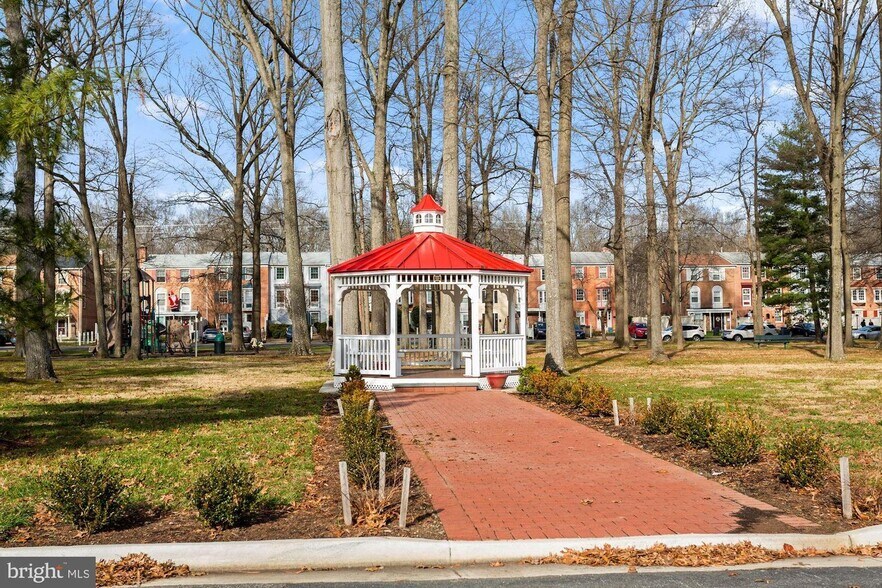 Building Photo - 7913 Central Park Cir