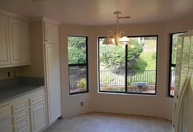 Building Photo - 15657 Caldas De Reyes