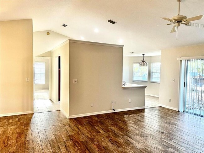 Building Photo - 16216 Hillside Cir