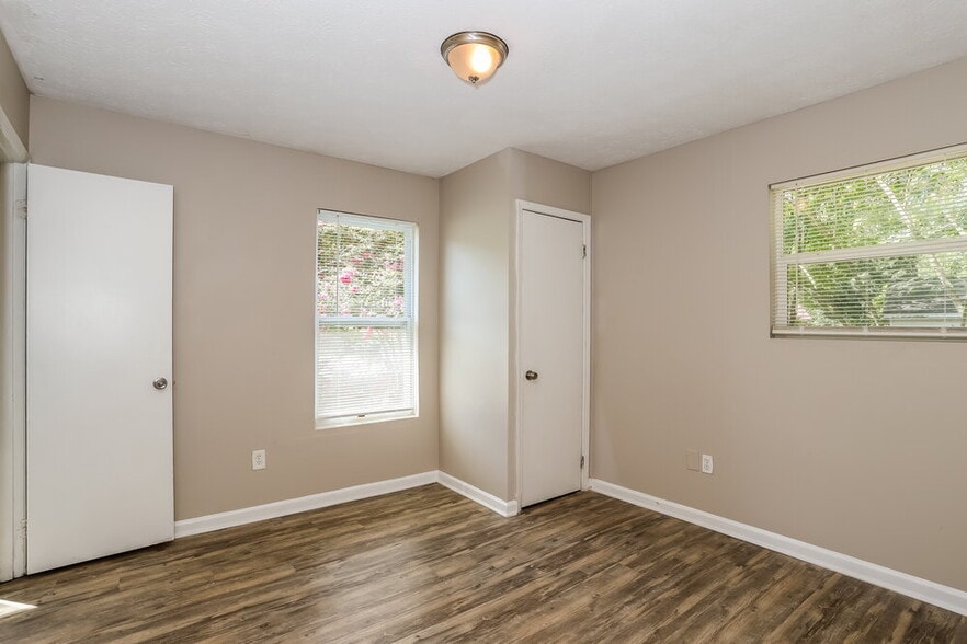 Building Photo - 2654 Luke Dr