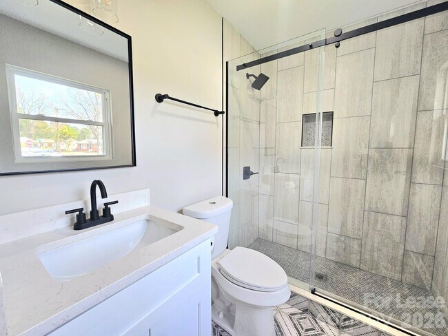 Building Photo - 2900 Enfield Rd