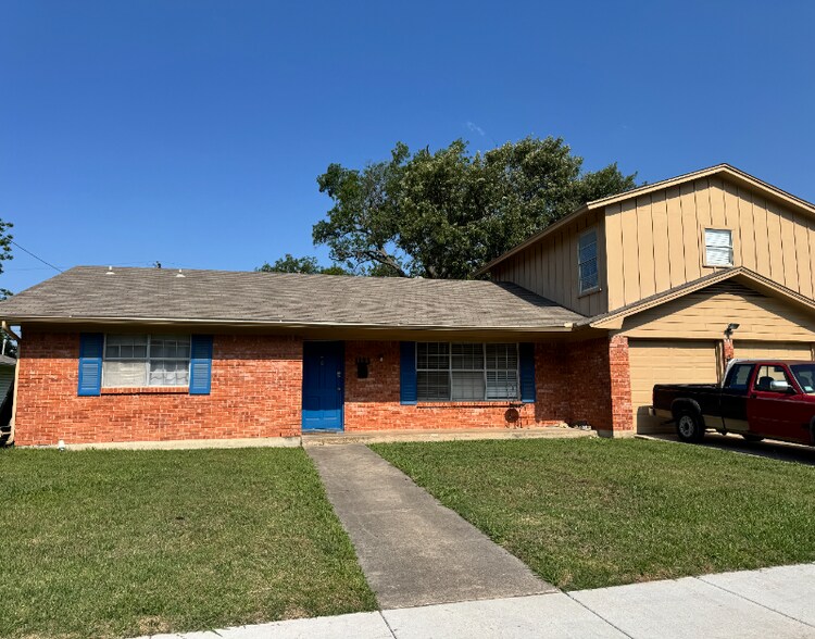 Primary Photo - 1123 Thomas St