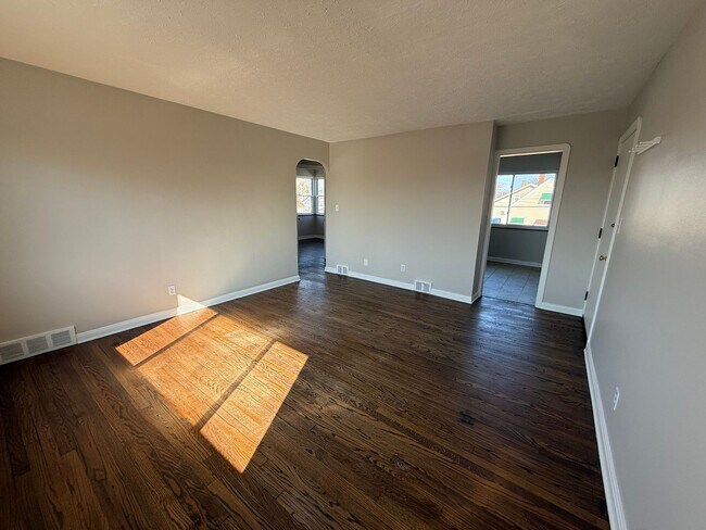 Building Photo - 4101 Ridge Rd