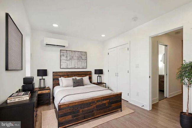 Building Photo - 5043 Spruce St