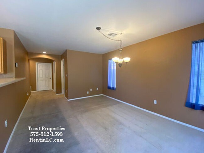 Building Photo - Spacious home in Sonoma Area