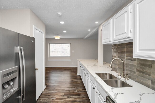 Building Photo - 13002 Kingsmill Dr