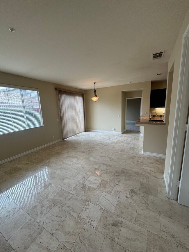 Building Photo - Beautiful 2 Bedroom/2 Bathroom + Bonus Room in Gated Community