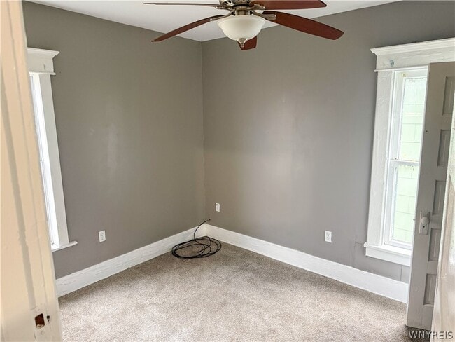 Building Photo - 1927 Seneca St