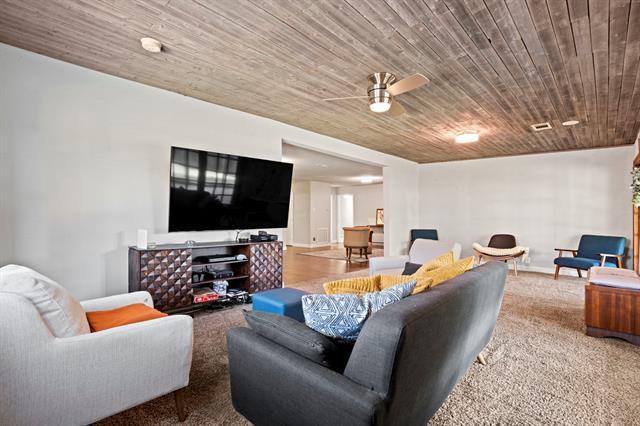 Building Photo - 2942 Esterbrook Dr