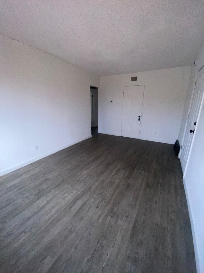 Building Photo - 815C Courtois