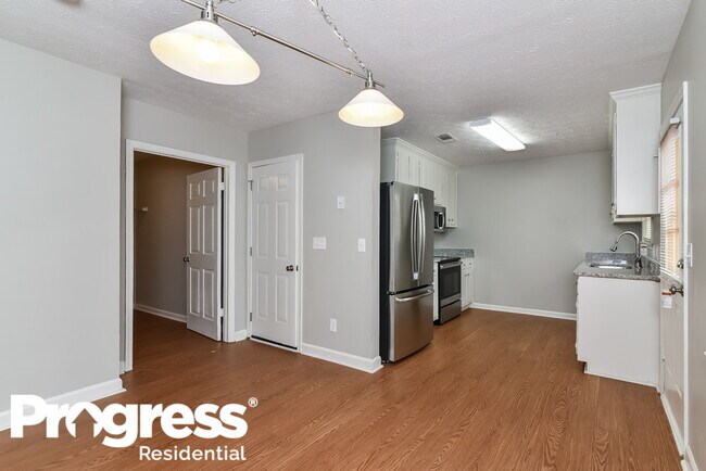 Building Photo - 490 Radio Ct