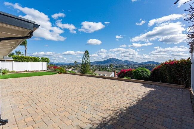 Building Photo - Mt. Helix Ranch Home with Views