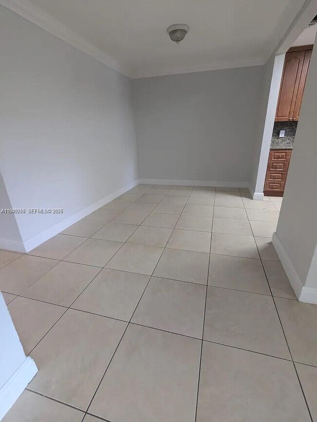 Building Photo - 2323 Van Buren St