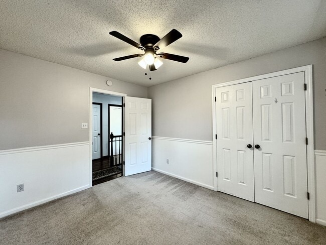 Building Photo - Ready NOW! A 4/2.5 in Glenwood! A Pet Friendly Home w/a HUGE Fenced Yard, Attached Garage!